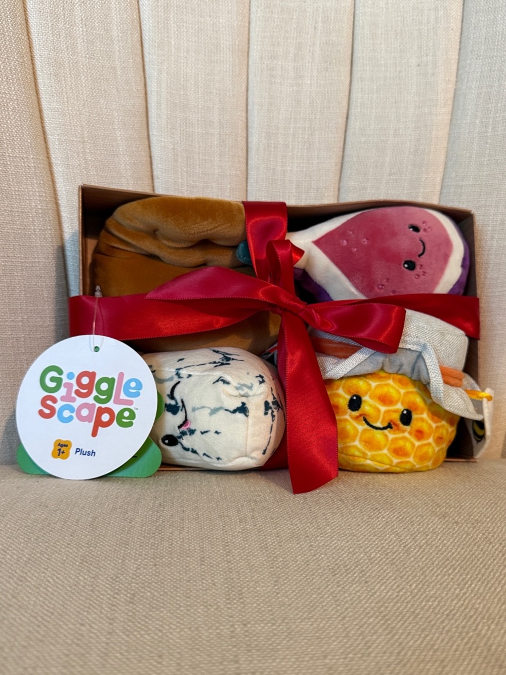 NEW Giggle Scape plush age 1+ Charcuterie food HONEY peta CHEESE fig KAWAII toy